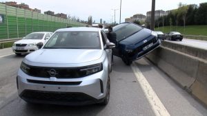 Kartal’da 6 aracın karıştığı zincirleme kaza