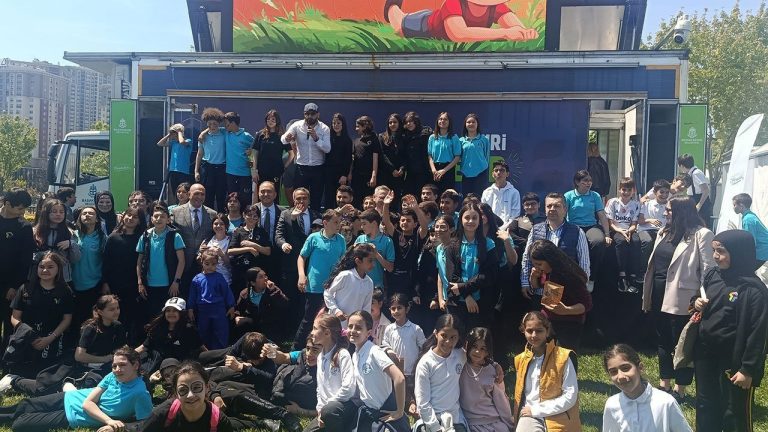 Çocuklar Başakşehir’de bilimle buluştu